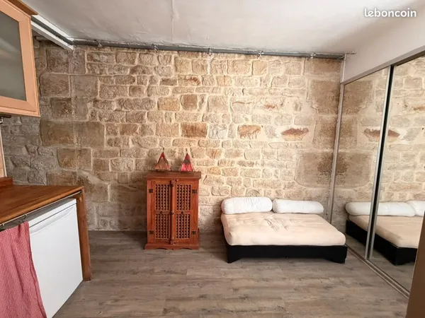 2 pièces de caractère au pied de Montmartre - 21,42 m²
