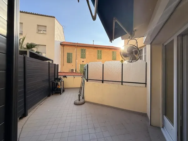 Cannes Stanislas - Appartement 4 pièces avec terrasse proche du centre-ville