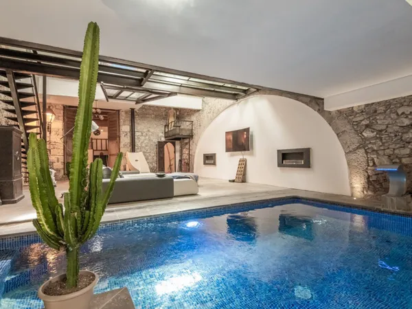 Maison 4 pièces 255 m²