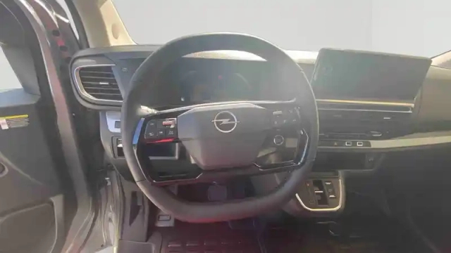 Opel Vivaro fgn sportive diesel 180 ch m automatique — photo 12