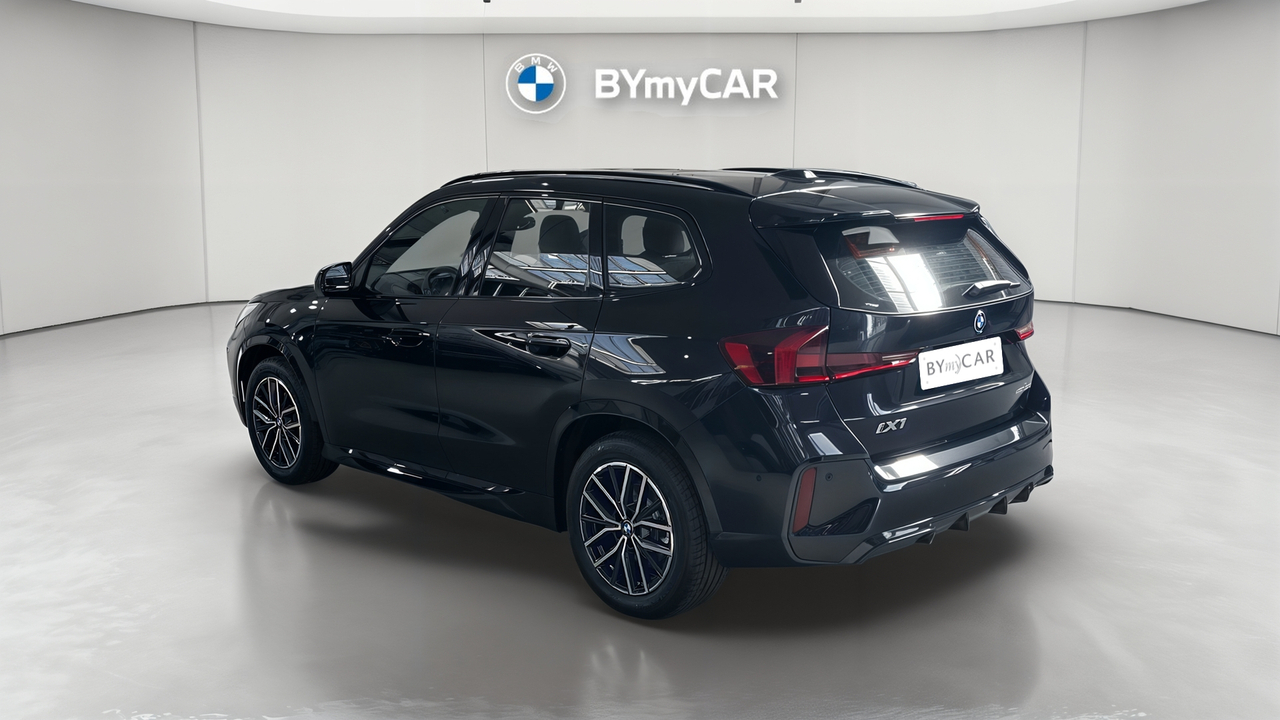 BMW iX1 eDrive20 — photo 3