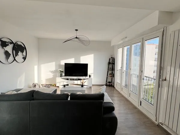 Appartement de 86 m² entièrement rénové - Lumineux - Ascenseur - Lingolsheim