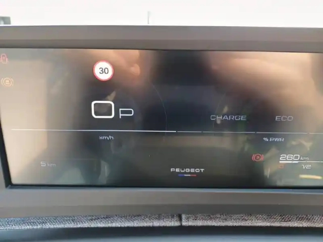 Peugeot 5008 hybrid 145 ch e-dcs6 — photo 10