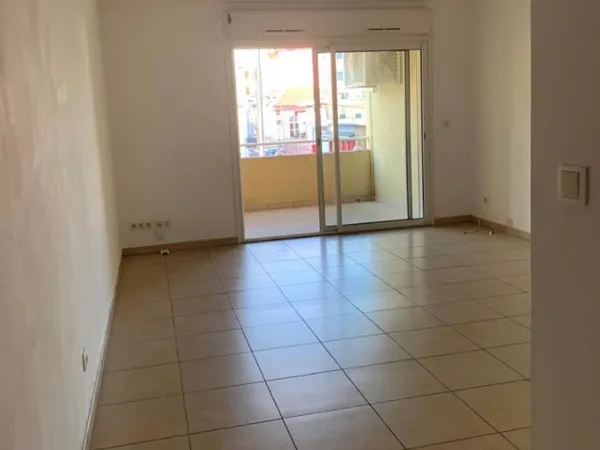 Appartement Type T4 de plain-pied + varangue + 1 place de parking