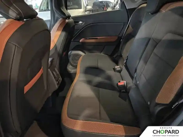Renault Captur blue dci 115 edc — photo 92