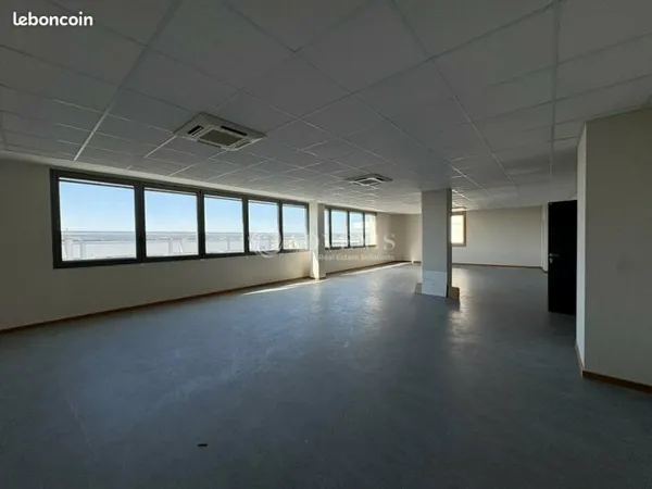 Bureaux 128 m²