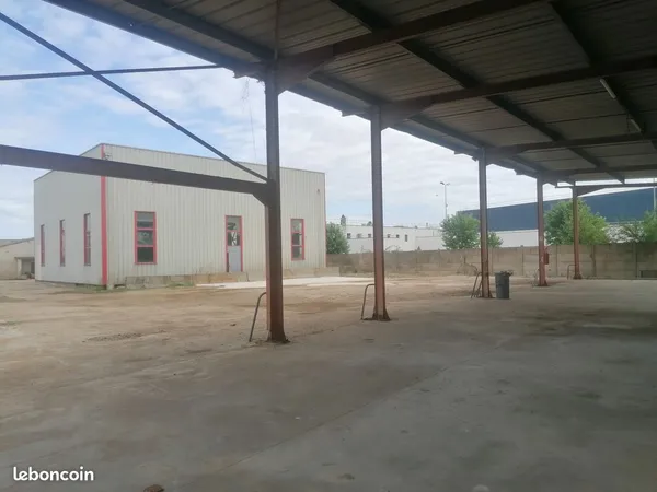 Opportunité Industrielle & Logistique | Terrain 3 810 m² + Bâtiments 1 200 m² | Proche Aéroport Lyon