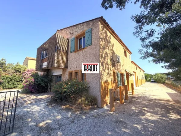 Local commercial 670 m²