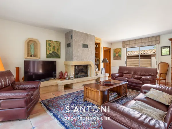Maison 8 pièces 202 m²