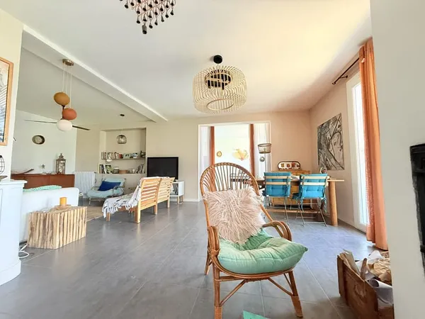 Appartement au premier et dernier étage, avec jardin privati