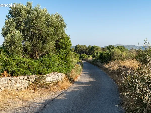 Terrain 350 m² Poussan
