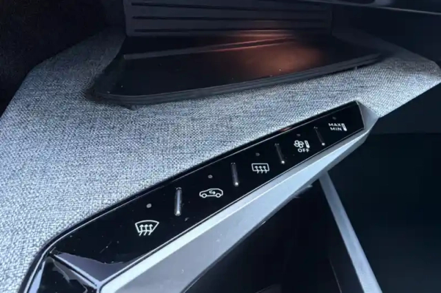 Peugeot 3008 hybrid 136 e-dcs6 — photo 48
