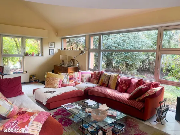 ELEGANTE VILLA D'ARCHITECTE 219 m² sur 11,50 ares , Terrasses , 2 Garages et Sous-Sol complet