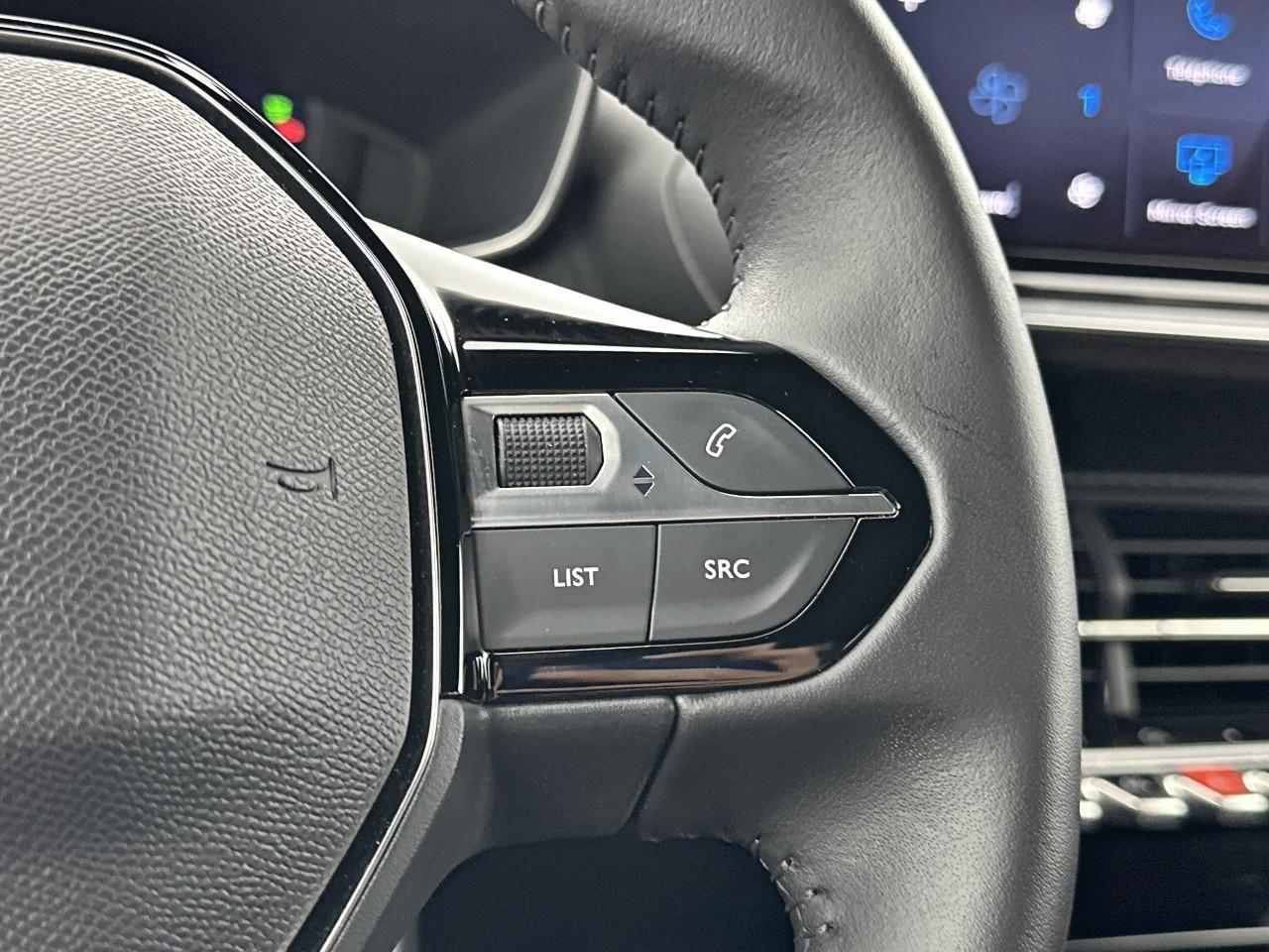 Peugeot 2008 electrique 54 kwh 156 ch allure — photo 19
