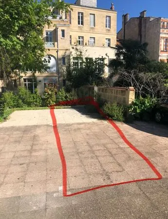 Loue parking - 20m²