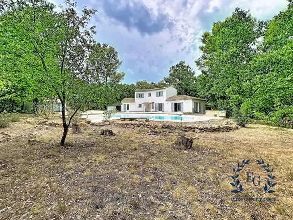 Villa 170 m² sur 6000 m² de terrain clos