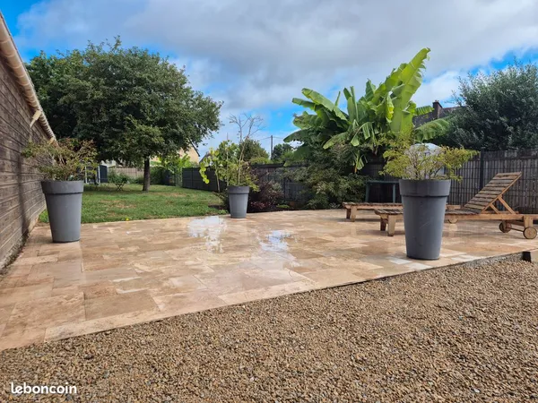 À vendre - Maison en pierre d'environ 90 m² avec terrain clos et arboré