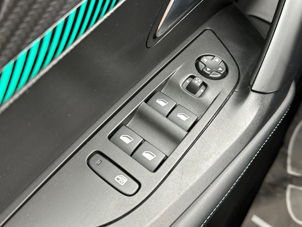 Peugeot 2008 puretech 130 s&s eat8 allure — photo 15