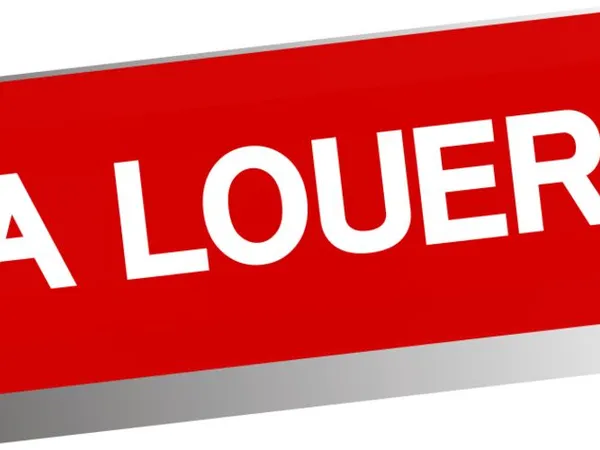 Boutique 55m²+40m² remise 8m façade sur rue passante