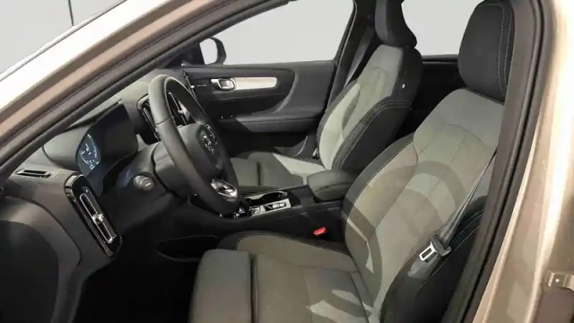 Volvo Xc40 t4 recharge 129+82 ch dct7 — photo 10