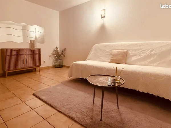Charmant studio meublé