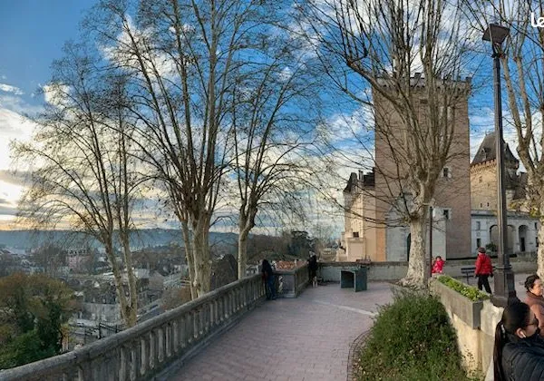 Bar Quartier du Château + terrasse + Licence IV