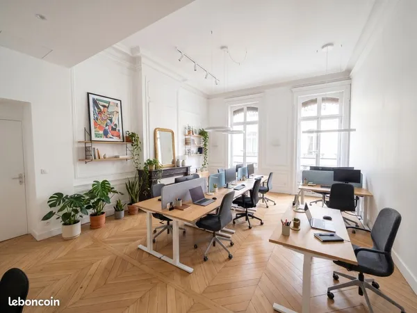 BUREAUX À LOUER Place Bellecour