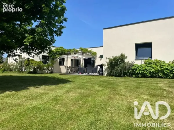 Maison 6 pièces 207 m²