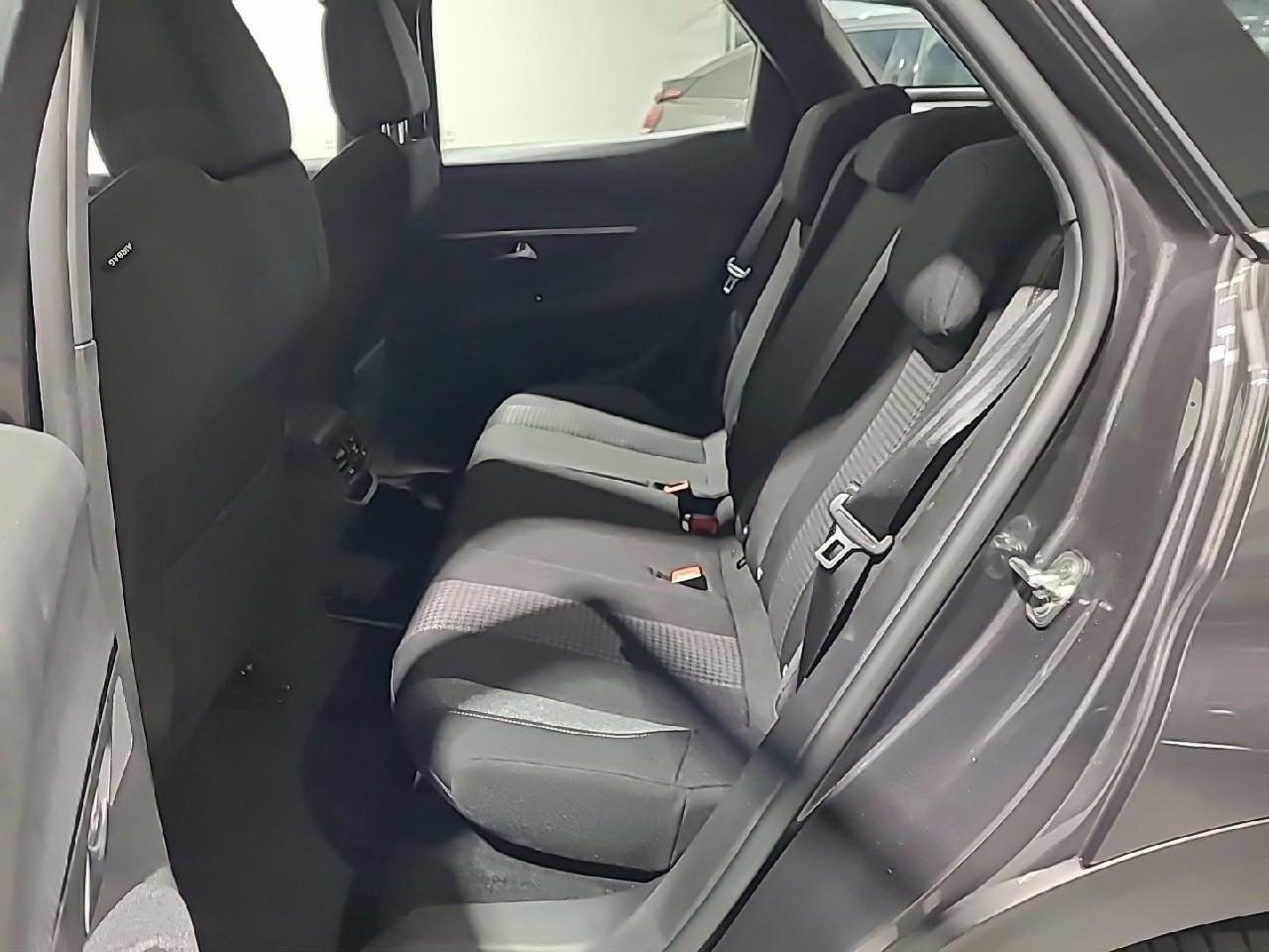 Peugeot 3008 puretech 130ch s&s eat8 active pack — photo 13