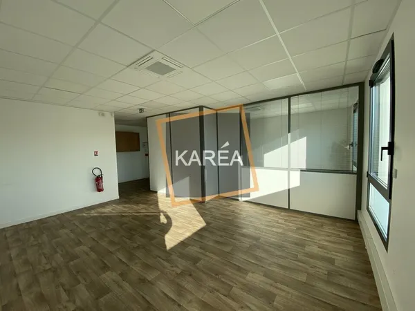 Local professionnel 63 m²
