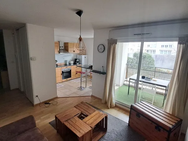 T2 meublé 46 m2 meublé - place de parking privé - 2 balcons - local vélo sécurisé - dispo le 29/10/2