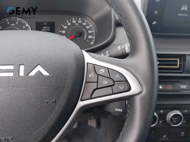 Dacia Jogger tce 110 7 places gsr2 — photo 43