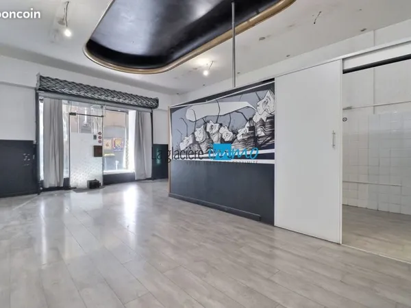 Local 1 pièce 78 m²