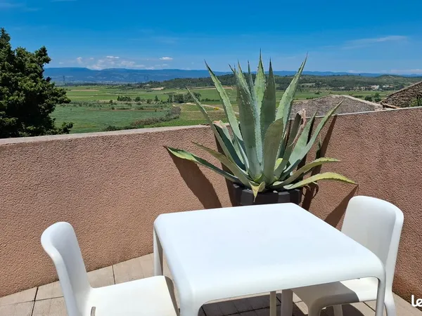 Maisons de village climatisées en Méditerranée, vendues meublées