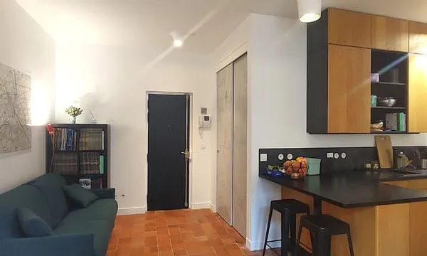 Superbe T2 Paris 8eme (location meublée)