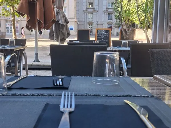 Restaurant du midi sur grande place