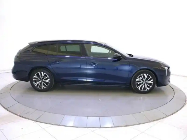 Peugeot 508 sw hybrid 180 e-eat8 — photo 7