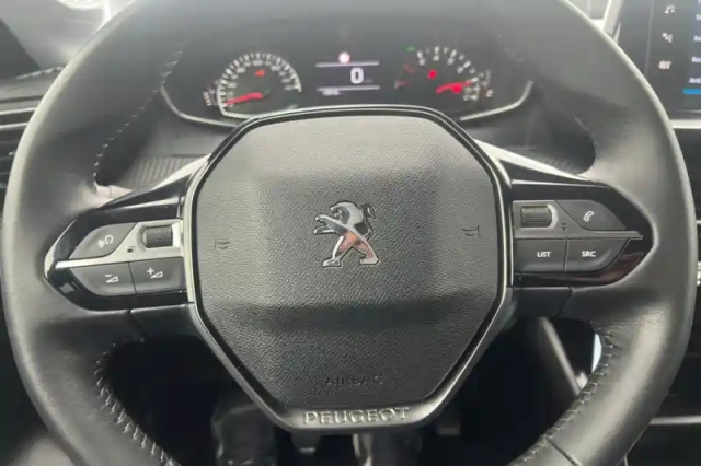 Peugeot 208 puretech 100 s&amp;s bvm6 — photo 17