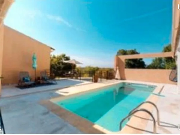 Villa de 146 M2 sur terrain avec piscine