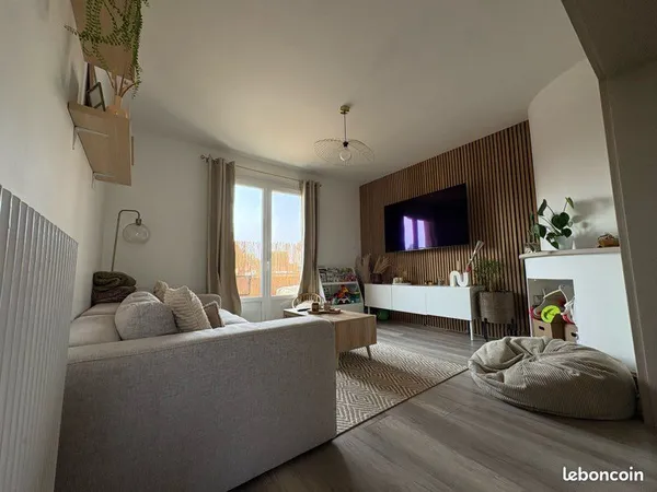 Appartement T4 rénové - 66 m² - 3 chambres - Garage + parking - Exposition plein sud
