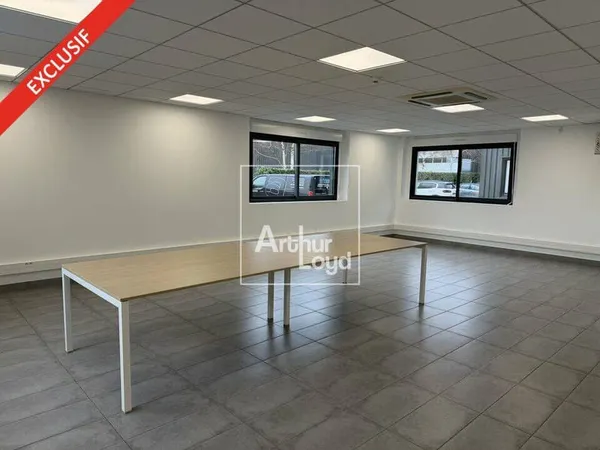 Bureaux 65 m²