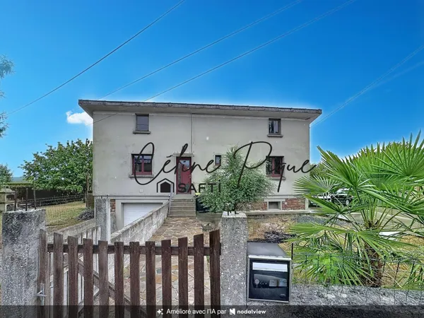 Maison 5 pièces à rafraîchir avec sous-sol et grand jardin . Beau potentiel!