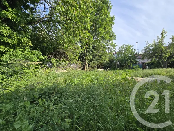Terrain 330 m²