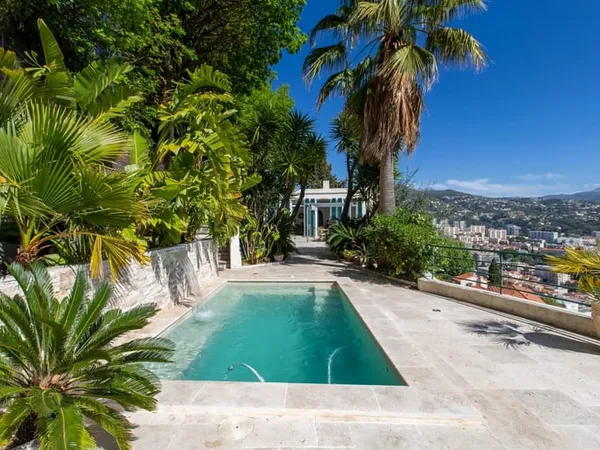 Superbe appartement -Villa style Art Déco, 110 m2 terrasse, vue panoramique mer et ville Duplex et a