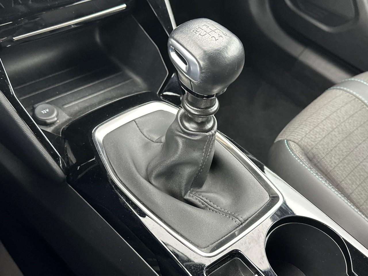 Peugeot 2008 puretech 130 s&s bvm6 allure — photo 29