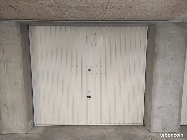 Garage sécurisé 17 m2 en sous sol/ Quartier aigle/ 16 rue Charrel Grenoble