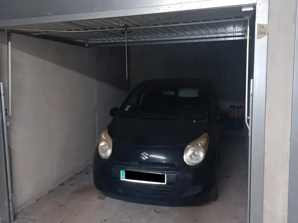 Garage-box 13m² - quartier Lodi-Castellane