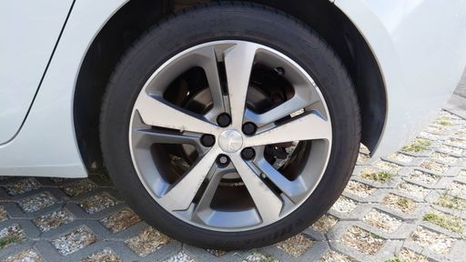 Peugeot 308 1.5 BlueHDi 130 EAT8 - Tech Edition – 2020 – 138961 km – Diesel – Boîte Automatique — photo 4