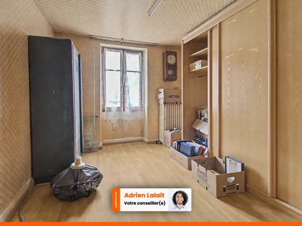 Maison de bourg à rénover de 125 m² - 4 chambres - Jardinet - Garage