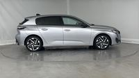 Peugeot 308 PHEV 180ch Allure Pack e-EAT8 — photo 4
